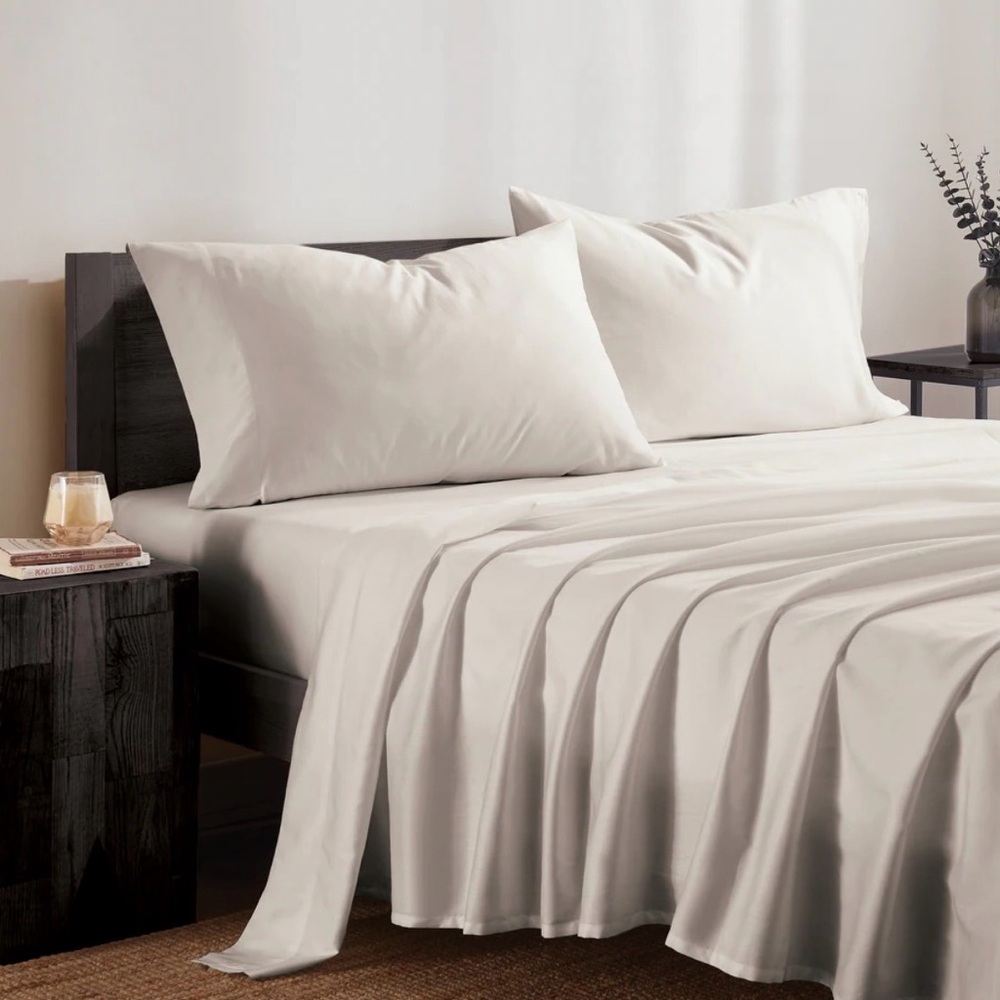 DKNY 4 Pc Cooling Sheet Set- Grand Lit color Moon Beam - Picture 2 of 9